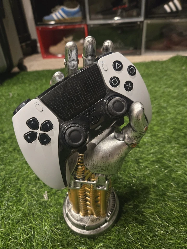 Robot Hand Controller Mount Holder for Xbox One/PS4/PS5 - Image 2 of 4