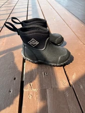 toddler muck boot size 7