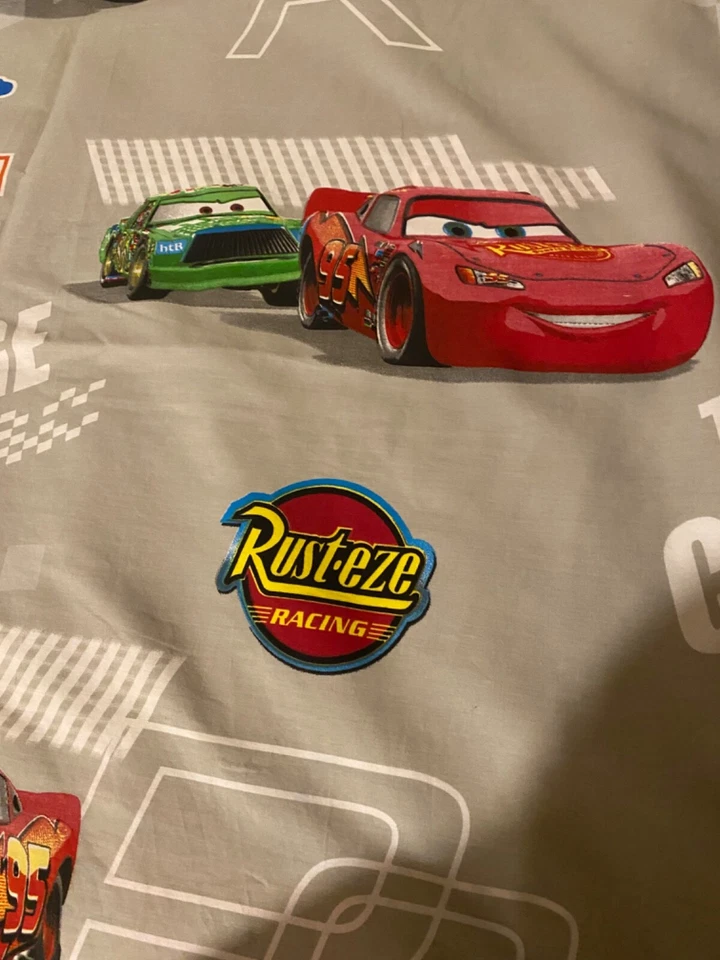 Disney Pixar RUST.EZE El Mundo de los Coches" Coches de Carreras Sábana Completa, ¡Muy Raro! Foto 2 de 4