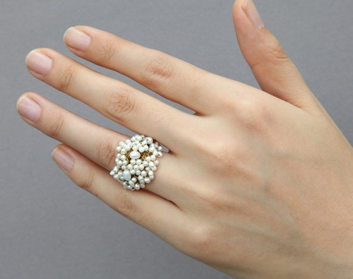 Impresionante Anillo AAA 2-3-6mm Natural Akoya Perla Blanca Chapado en Oro Tamaño 10 - Imagen 2 de 5