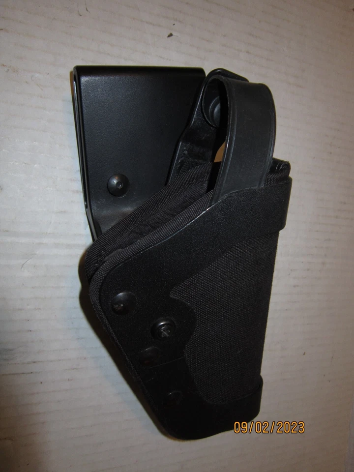 Uncle Mike's PRO-2 Dual Retention Duty Holster Size 20 RH Preowned - Image 2 of 4