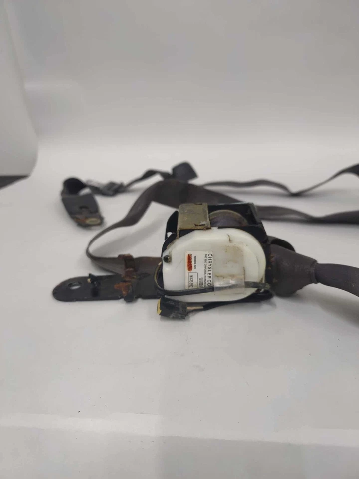 2000-04 Dodge Intrepid LH Front Seat Belt Retractor - Image 4 of 4