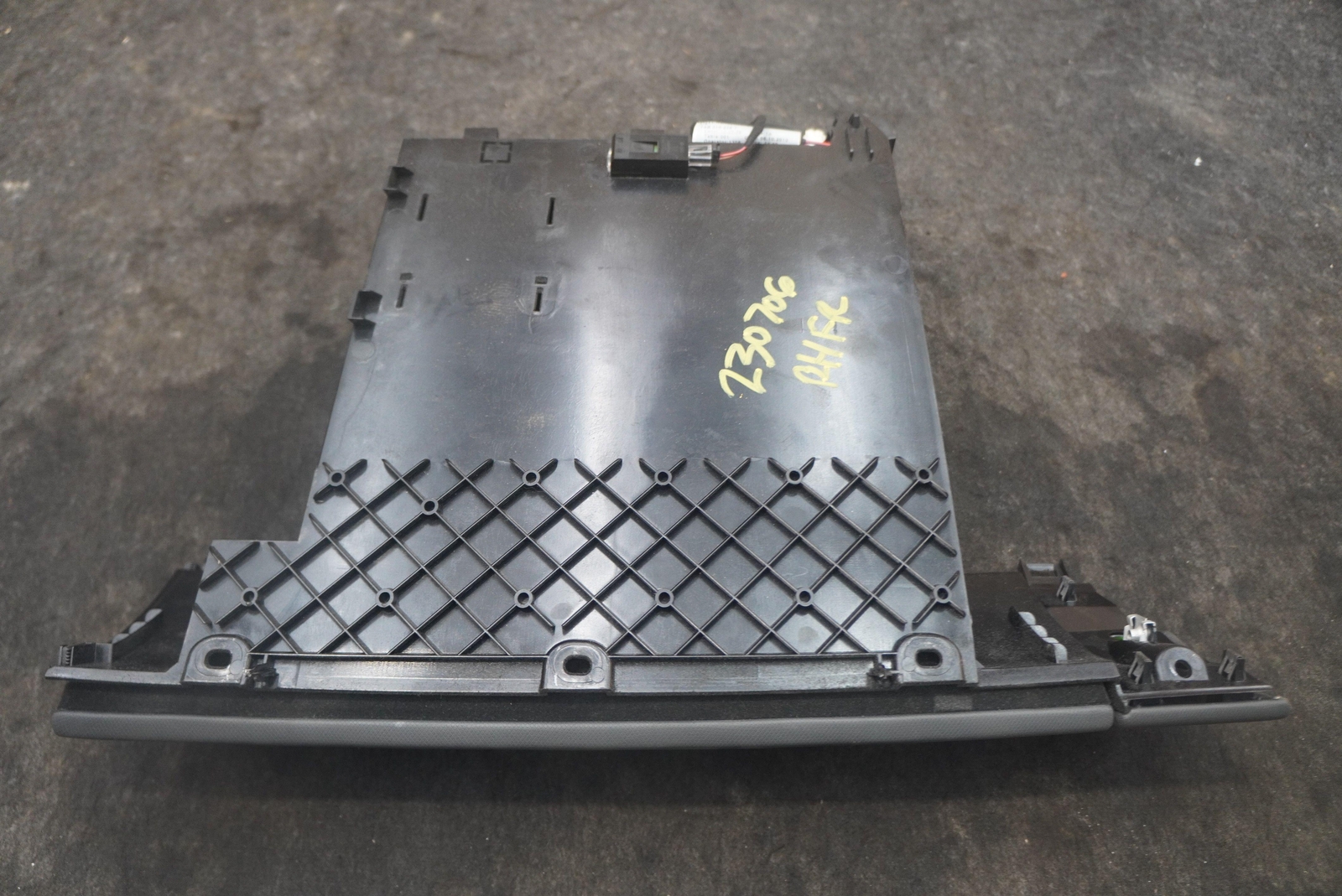 Glove Box Dash Compartment 423857104 6PS OEM Audi R8 2008-15