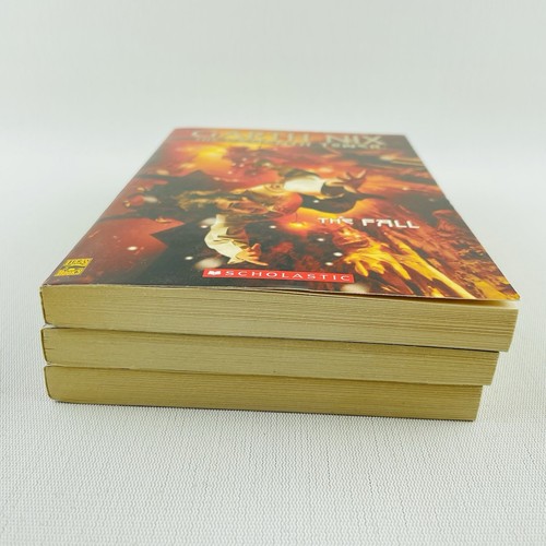 3 Book Lot THE SEVENTH TOWER Series by Garth Nix The Fall Caster Aenir Books - Bild 7 von 15