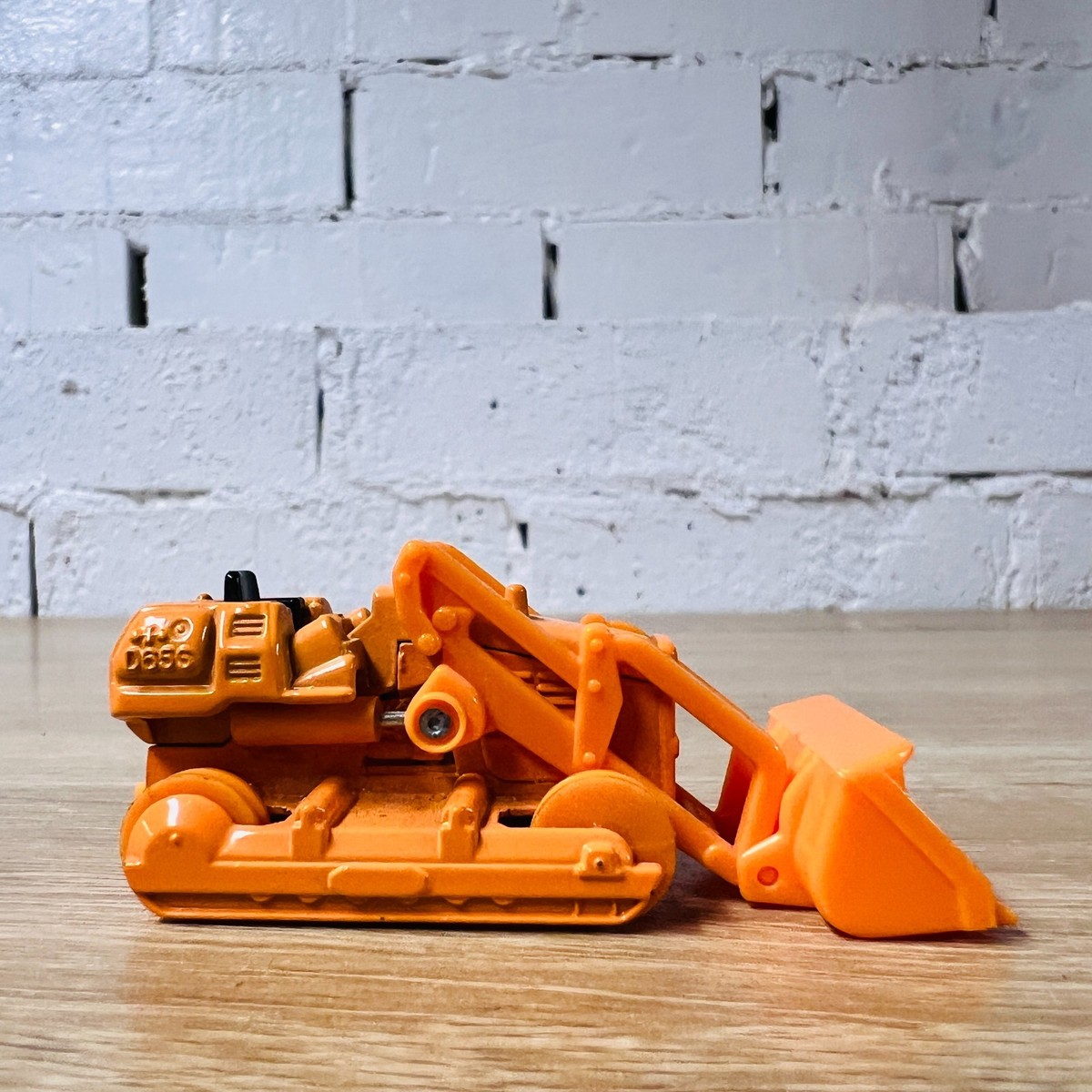 Tomica No 106 Komatsu D65S Dozer Shovel Orange Made in Japan 1978