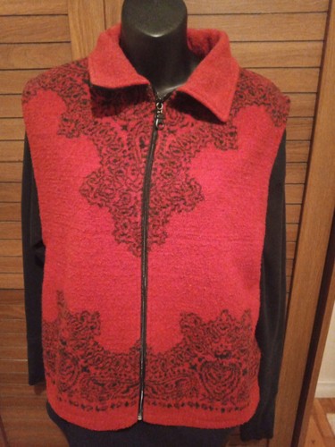 Black Mountain Outdoor Women's Size Medium Two-pocket Zip Up Red Black Cozy Vest - Picture 4 of 9