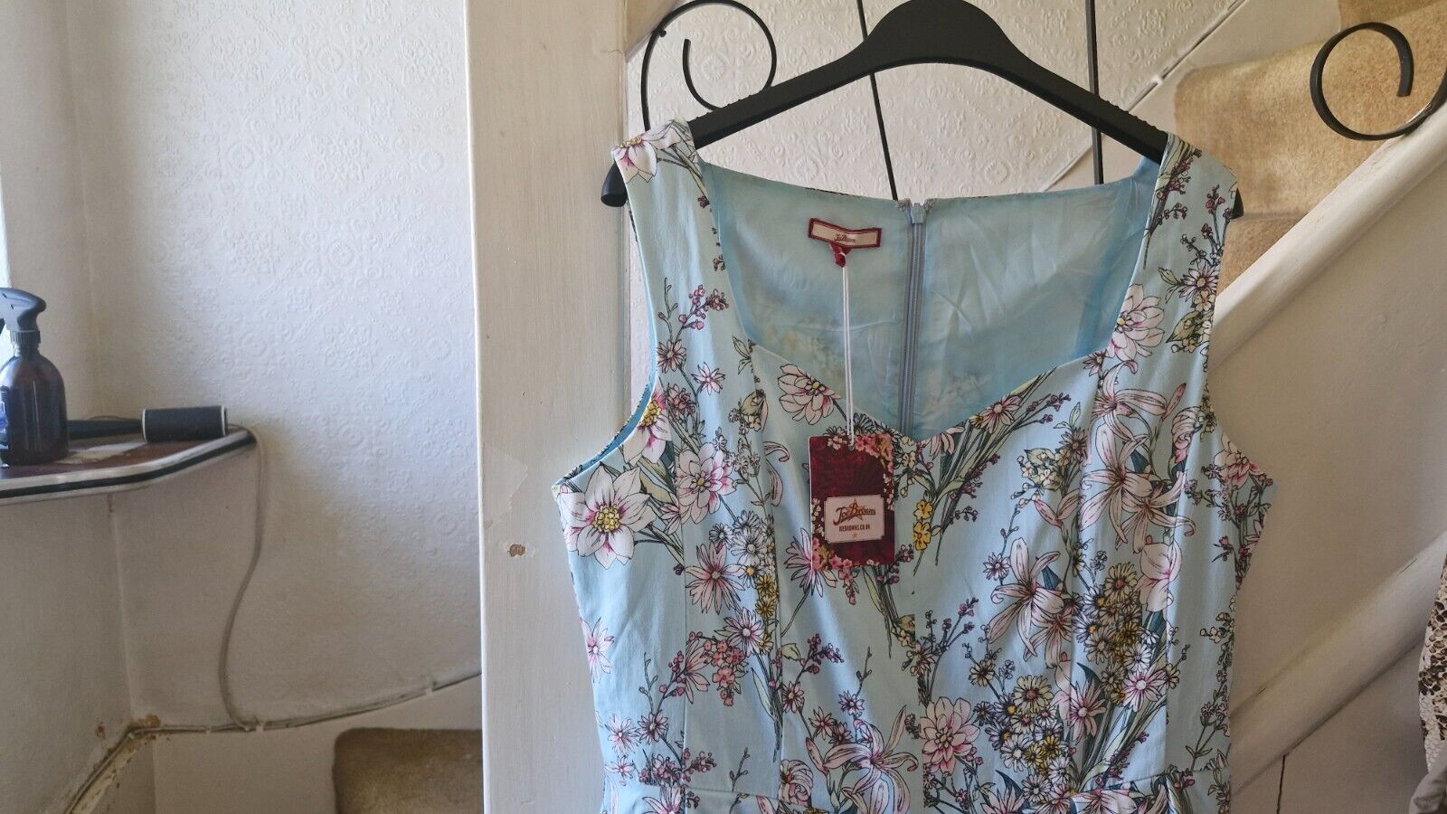 Foto 3 di 8
