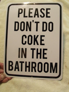 Lustige Flagge - 'Please Don't Do Coke In The Bath' - 90x152 Cm, Mit Ösen, Aus Wetterfestem Polyester - Witzige Deko Für Garten & Party