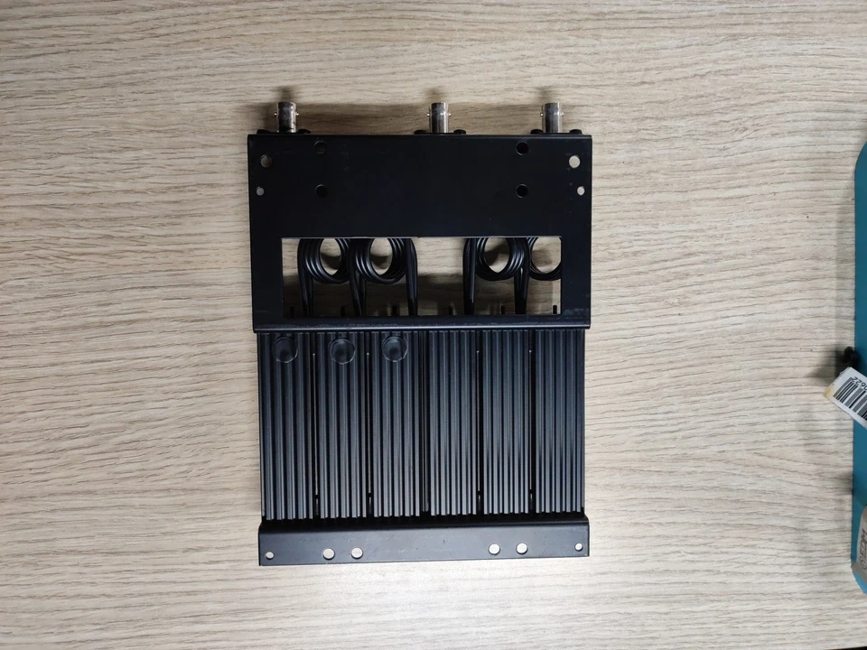 Duplexer Procom DPF2/6H UHF 6 celle 4-6MHz BNC - Immagine 3 di 4