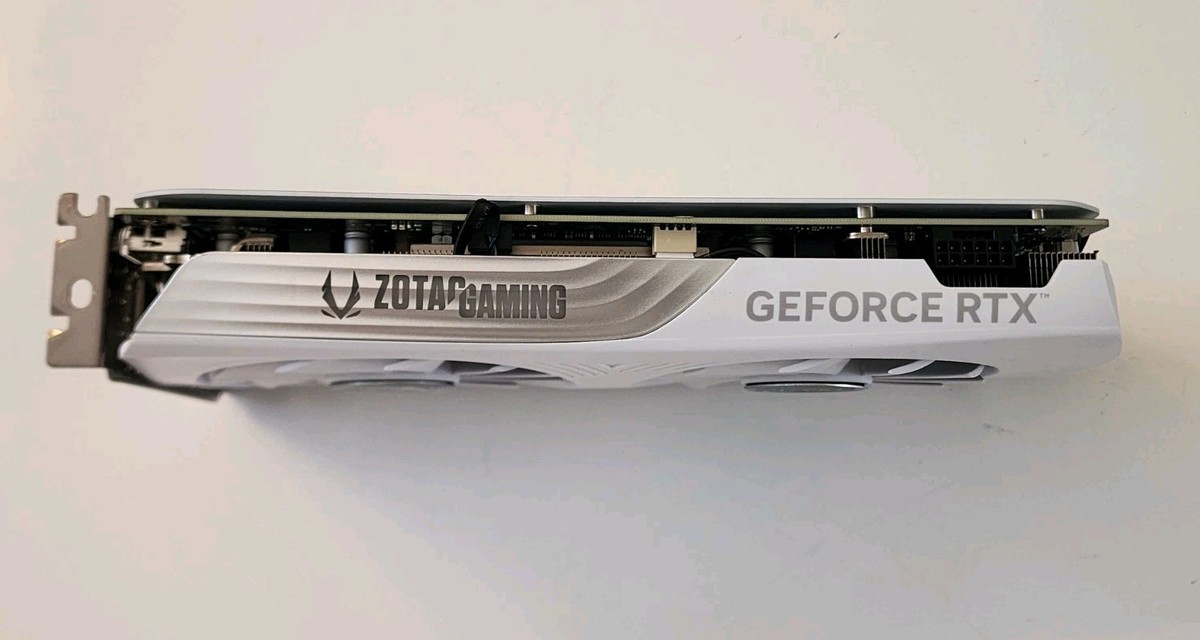 ZOTAC GeForce RTX 4070 SUPER 12GB　ホワイト ZOTAC GAMING GeForce RTX 4070 SUPER TWIN EDGE OC WHITE