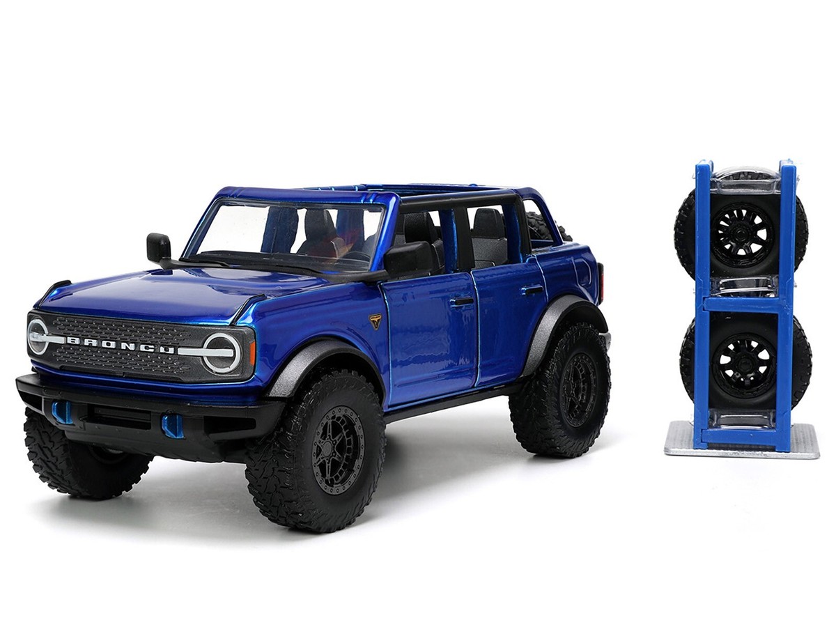 2021 FORD BRONCO OPEN-TOP CANDY BLUE & EXTRA WHEELS 1/24 DIECAST