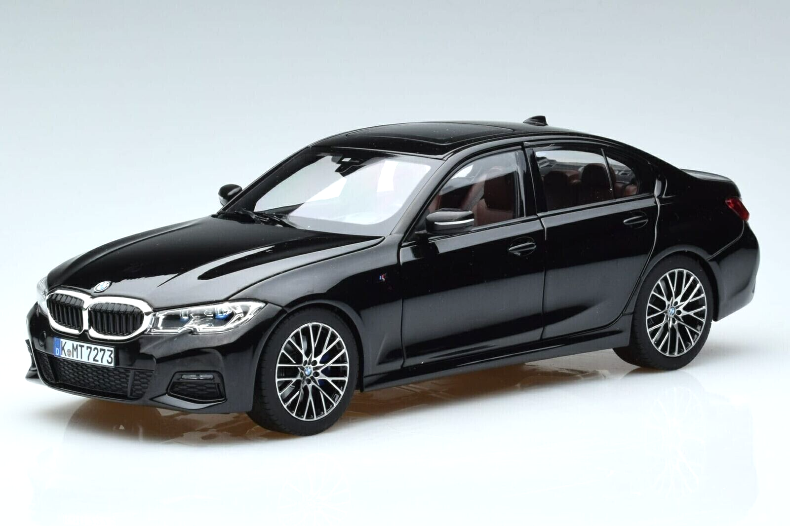 1/18 BMW 330i (G20) 2019 Black Metallic Diecast Model Car by