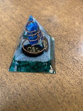 ORGON PYRAMID WITH EYE OF HORUS MALACHITE & PEACOCK STONE POSTIVE ENERGY 5CM 
