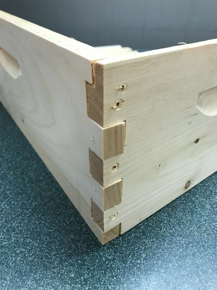 Unassembled MEDIUM 8 Frame Honey Super Langstroth Beehive Box Commercial Pine - Image 2 of 3