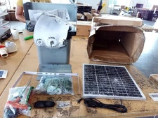 Blütezeit Solar Chain Drive Gate Opener 1400lb w/ Battery Backup & WiFi-Used