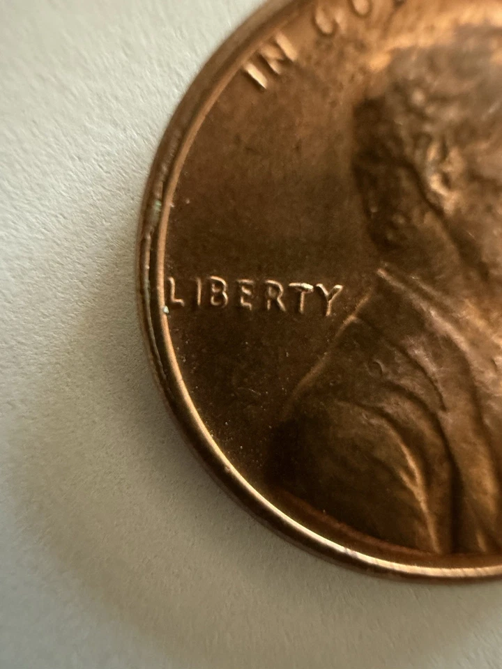 1972 Lincoln Cent Penny Strike Off Center Error. “L” On Rim. No mint mark.  - Image 3 of 4