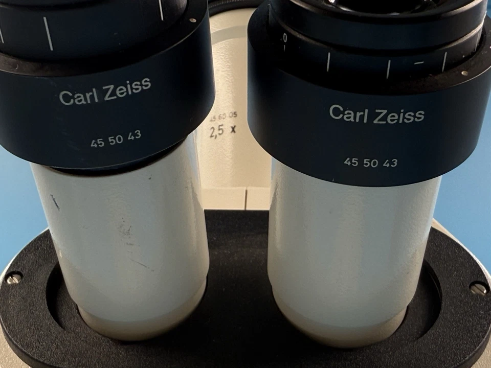 Microscopio trinocular Zeiss Stemi 2000-C 45 51 04 ligeramente usado Foto 3 de 4