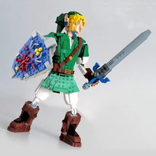 Hot Sale Game Player Character with Sword and Shield Buiding Toys 552