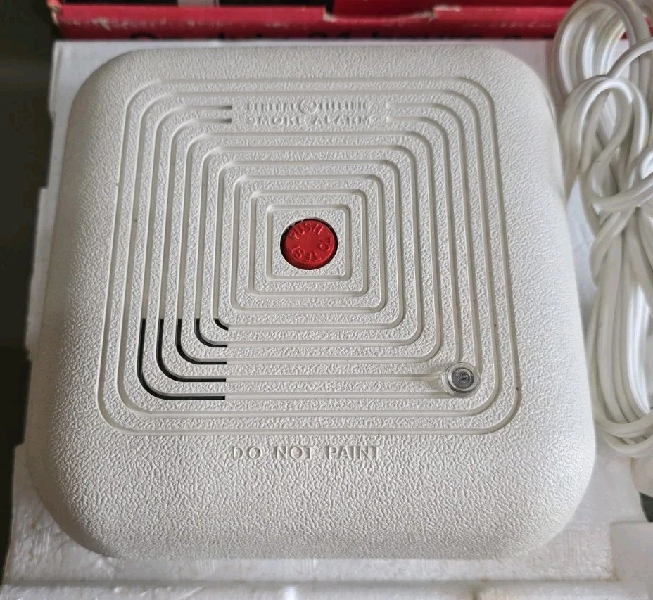 Alarme de fumaça vintage General Electric Home Sentry com fio 8203-001 fabricado na Irlanda - Imagem 2 de 4