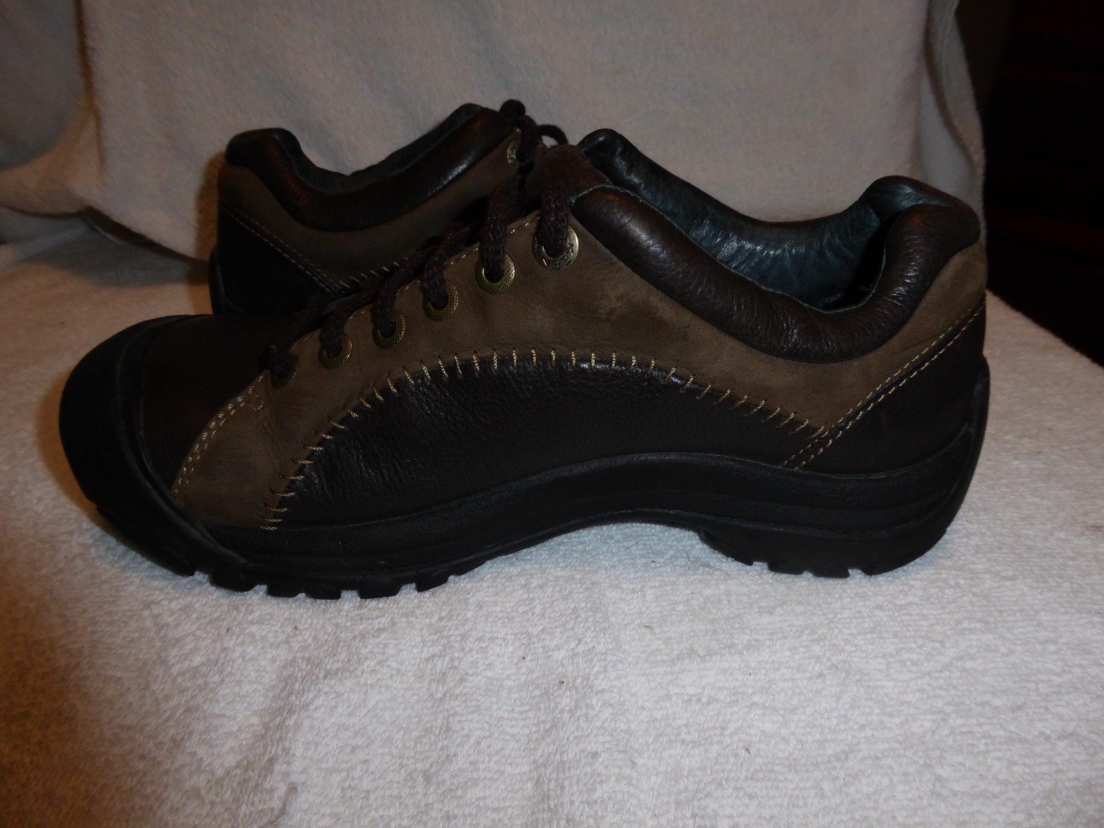 Scarpe da trekking KEEN bicolore in pelle marrone stringate sneakers da passeggio Uomo 10