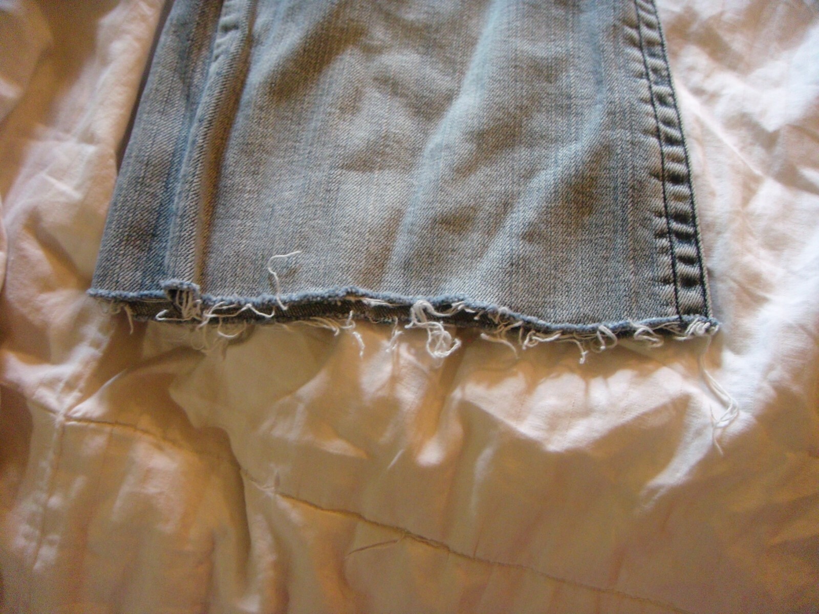 Refuge Premium 13 light blue denim distressed jeans Gem