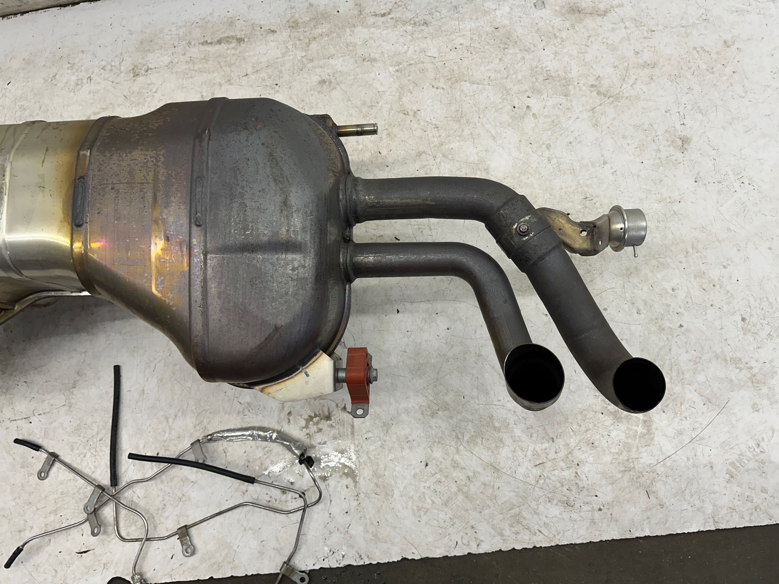 15-18 Lamborghini Huracan Exhaust Muffler Factory OEM 4T0 251 609