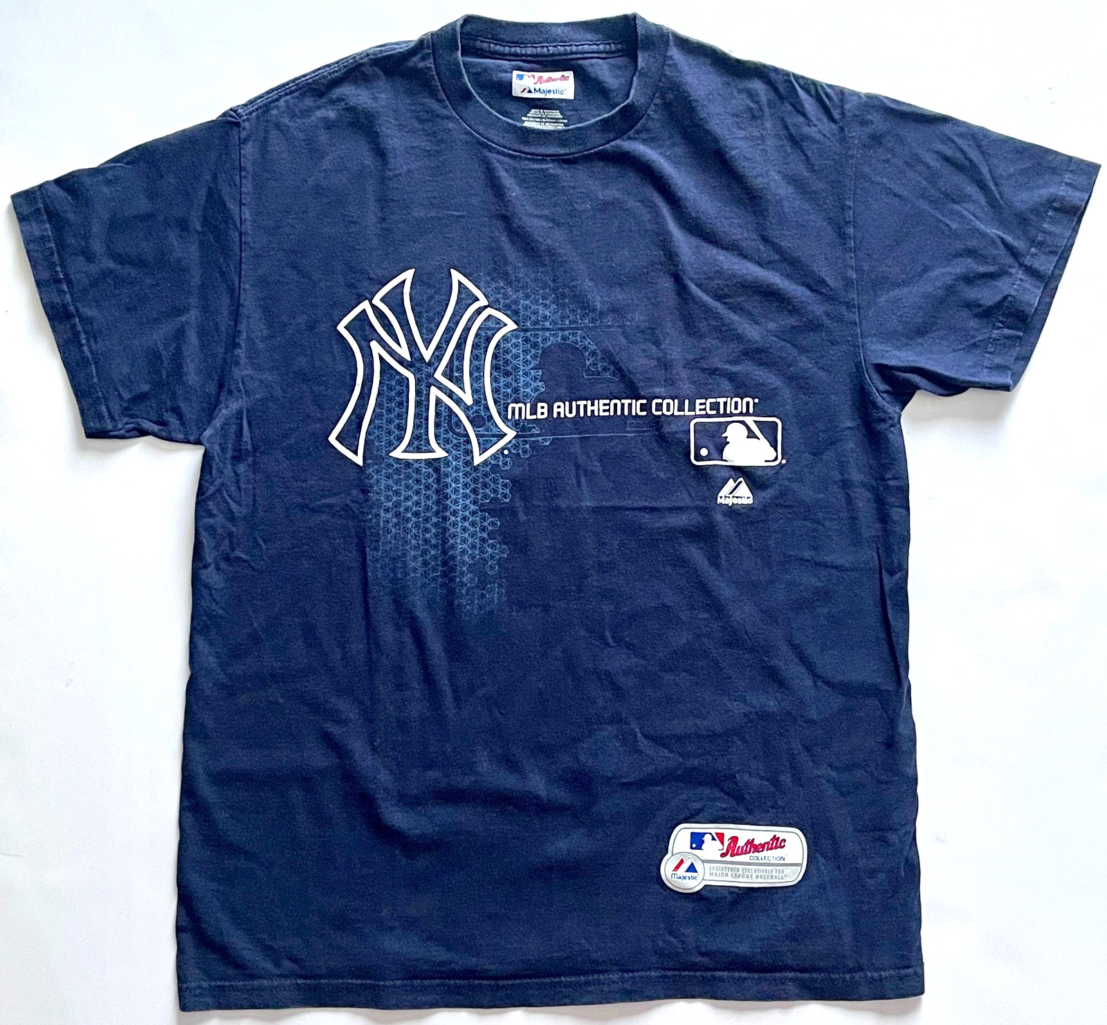 Gently Used New York Yankees Majestic MLB Authentic Collection Medium T-Shirt