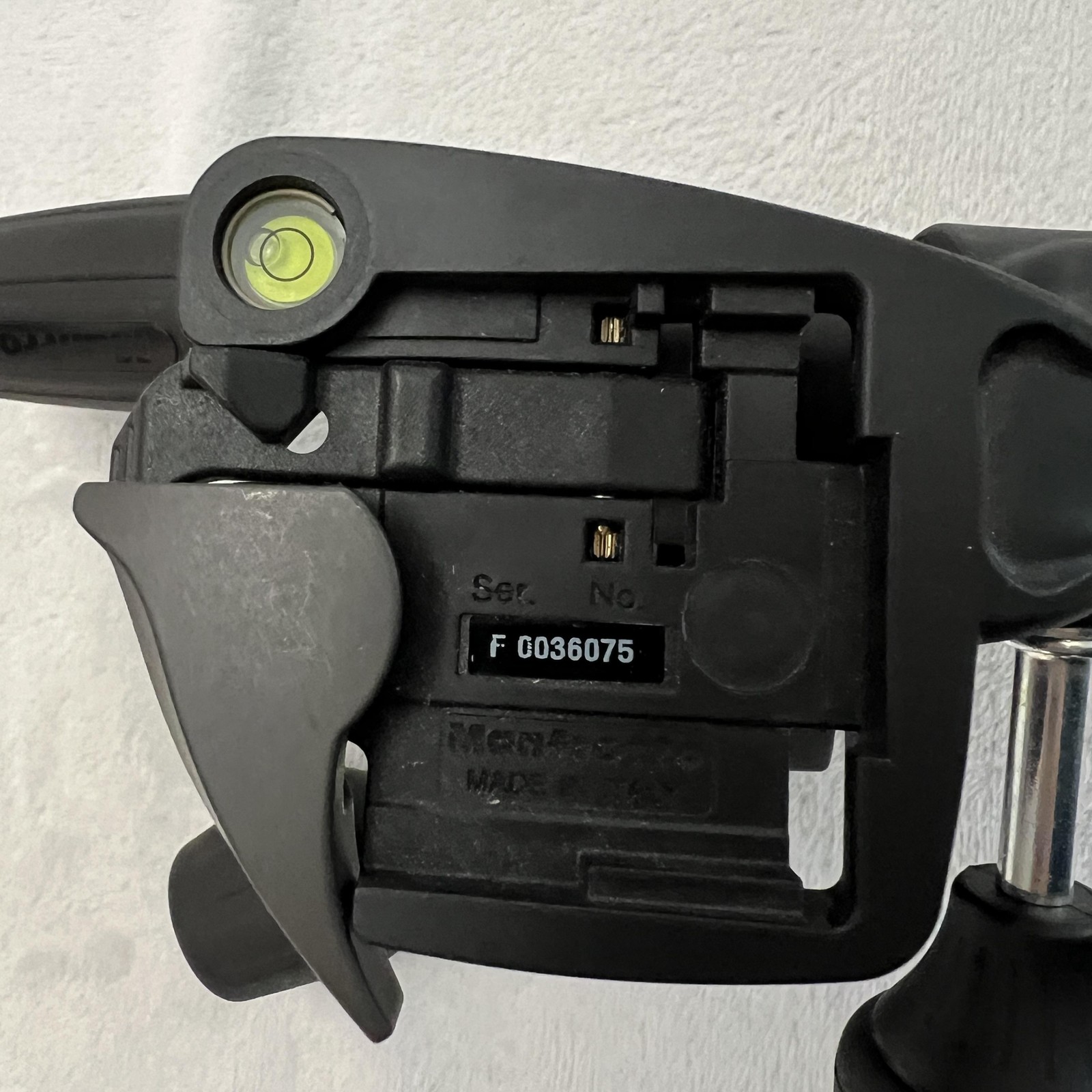 Manfrotto 804RC2 3-Way Pan Tilt Tripod Head Quick Release Made In Italy