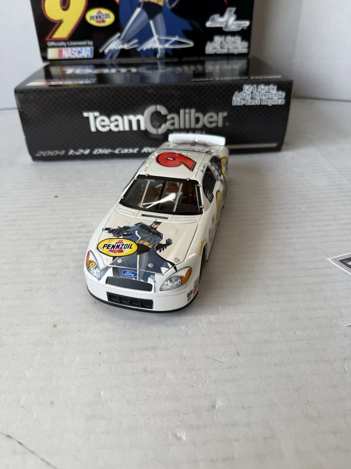 Team Caliber Pearl 1:24 Mark Martin #9 Batman Justice League - Image 3 of 4
