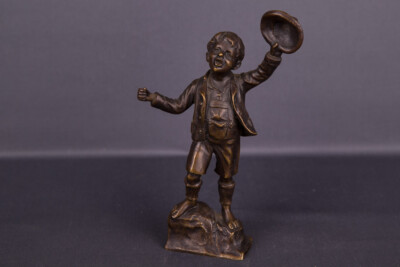 Seltene Bronze Figur Junge rufend. Signiert Schmidt Felling *