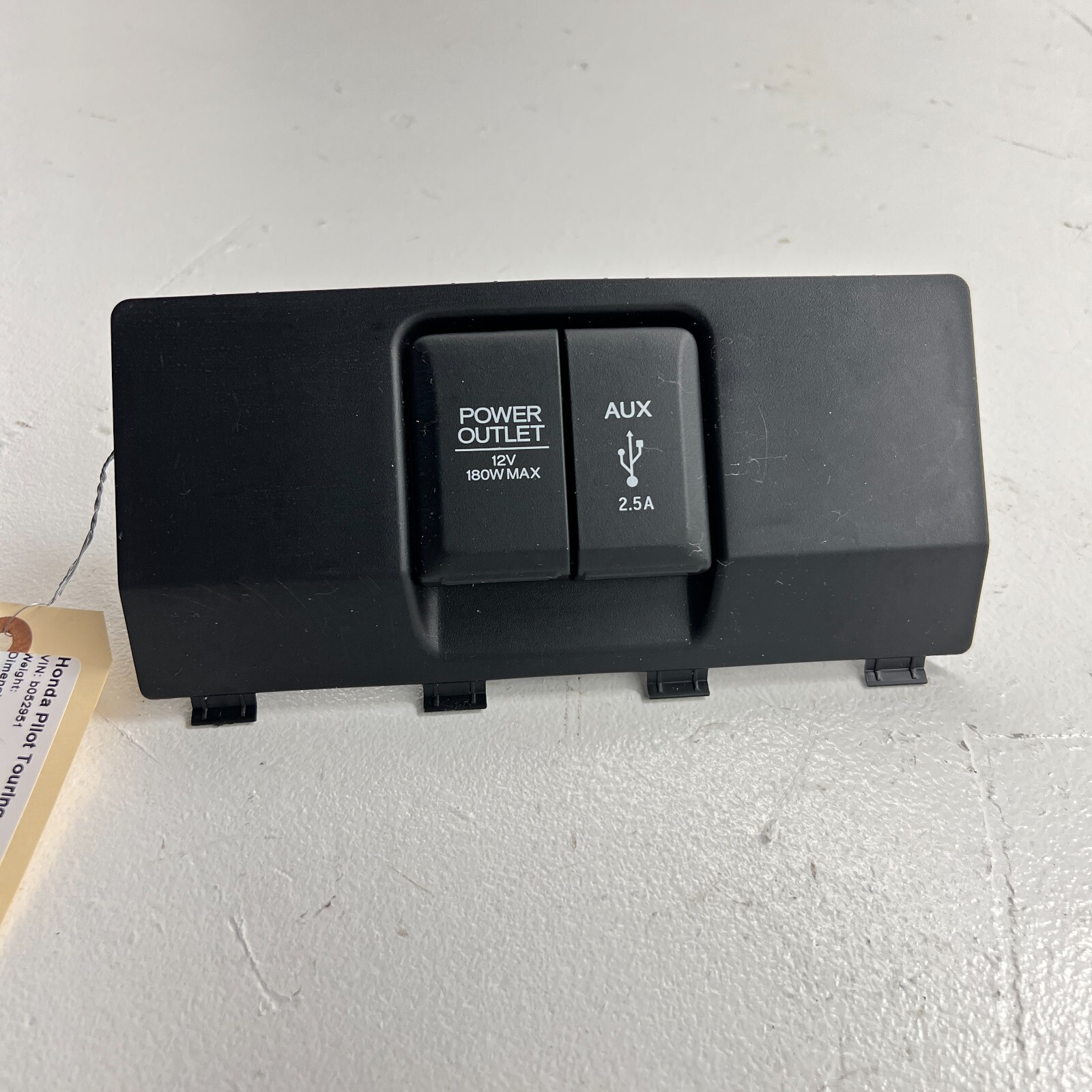 20162018 Honda Pilot USB Trim Console Auxiliary Connector And Power