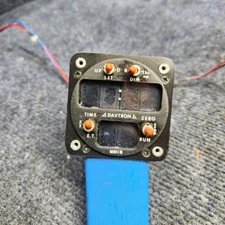 811B | Davtron | MOONEY M20J - Year 1978 | DIGITAL CLOCK INDICATOR