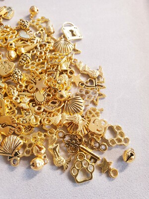 10/30 x Kleine Anhänger im Set Schmuckherstellung Basteln Deko Charms Gold