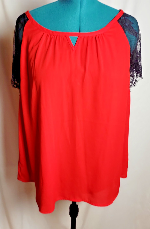 Torrid Women's Size 2 Red Short Sleve Black Lace Blouse