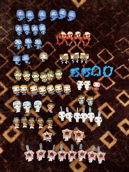 Colección Figuritas Kinder Joy Stranger Things