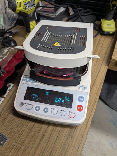A&D, ML-50 Moisture Analyzer, 51 g x 0.005 g (0.1% moisture content)