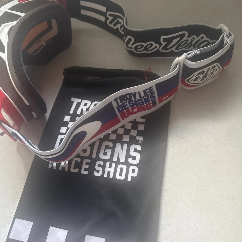 Google Oakley Front Line MX. Troy Lee Designs, moldura vermelha, branca preta. Prizm MX - Imagem 3 de 4