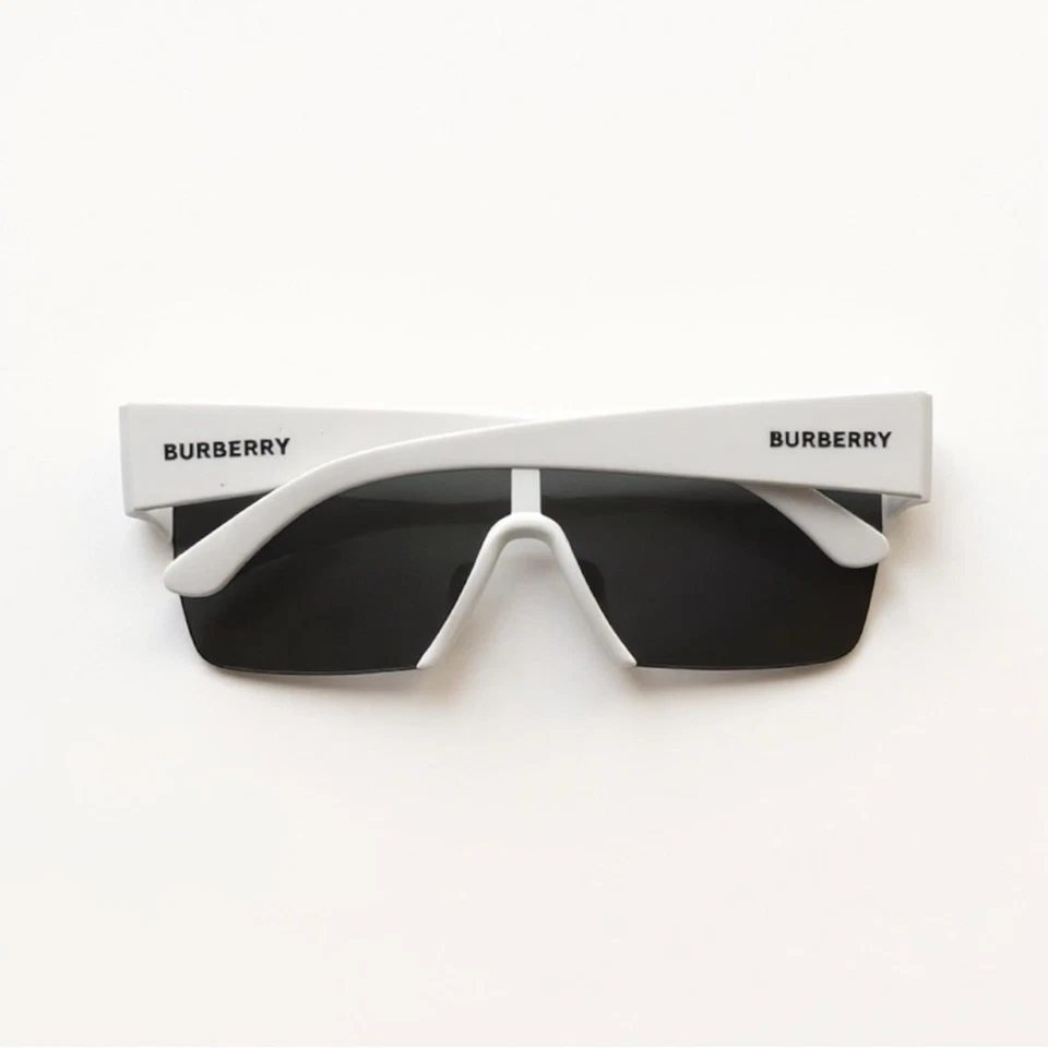 NUEVO Burberry Logo Holograma Escudo Marco Ancho Blanco Gris Gafas de Sol Tonos BE4291 Foto 2 de 4
