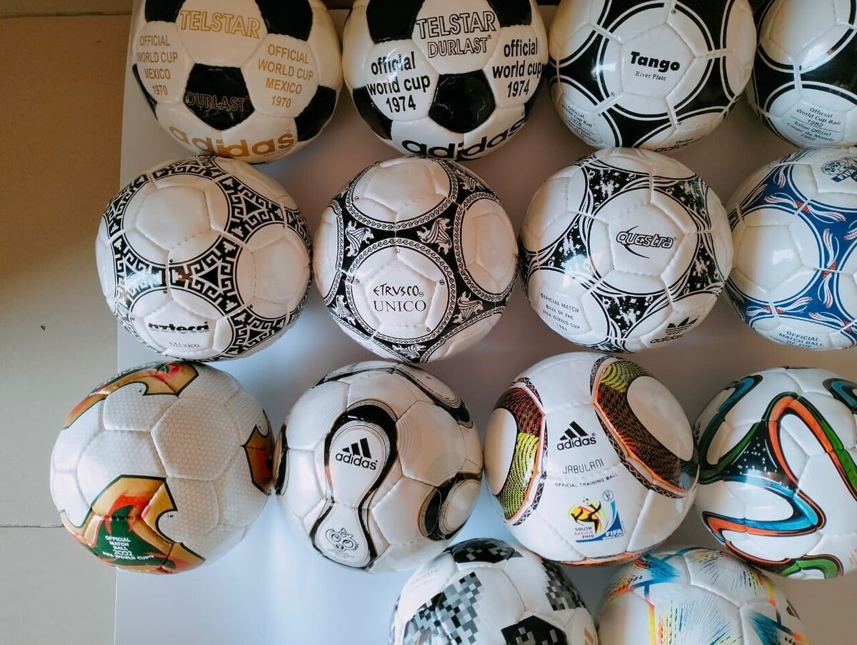 adidas mini ball 14 pcs collector set 1970 to 2022 FIFA adidas mini ball 14 pcs collector set 1970 to 2022 FIFA