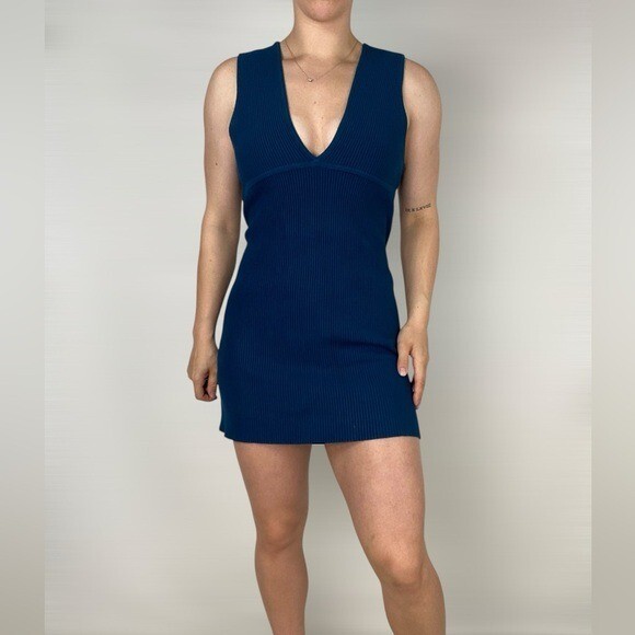 HOUSE OF HARLOW 1960 Luxe Sleeveless V Neck Mini Bodycon Dress Ribbed