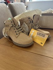 Ladies Nubuck CAT boots size 5 NEW IN BOX