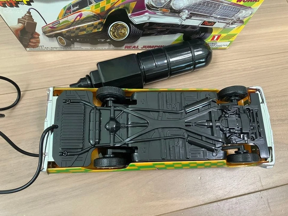 Seltenes Vintage Lindberg "Joker" 63 Impala Lowrider RC Auto montiert verpack... - Bild 4 von 4