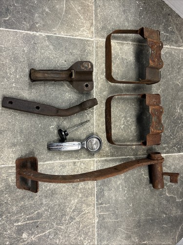 1967-‘72 Chevrolet/GMC C10,20,30 Miscellaneous Lot of Used Parts - Picture 3 of 3