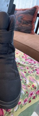 OLANG MEN'S BOOT EASY CLOSURE WITH BUILT IN CLEETS FOR ICY DAYS - GENTLY USED