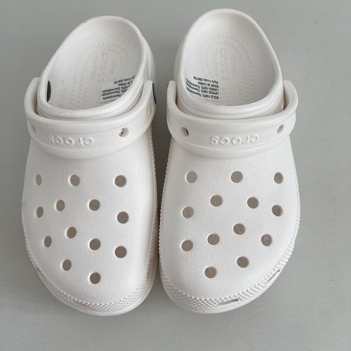 Crocs Womens Clogs Size W6 White Brand New Outdoor Hiking Comfort