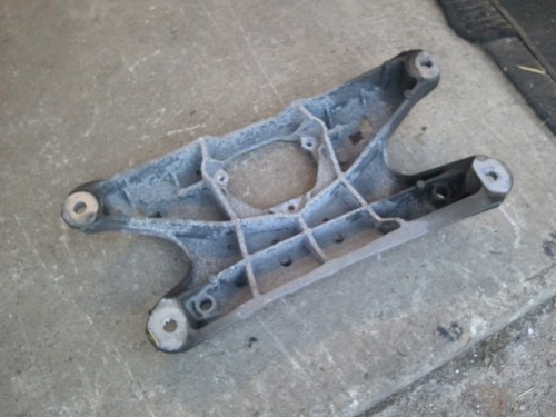 Audi A4 B8 8K Bj09 Getriebehalter Halter Stütze für Getriebe  Frontantrieb