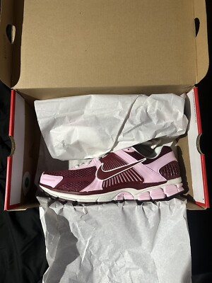Nike Air Zoom Vomero 5 Pink Foam Team Red New Women\'s 14.5 / Mens 13 Nike FN7196-663 Zoom Vomero 5 Pink Foam Team Red Womens  main image 3