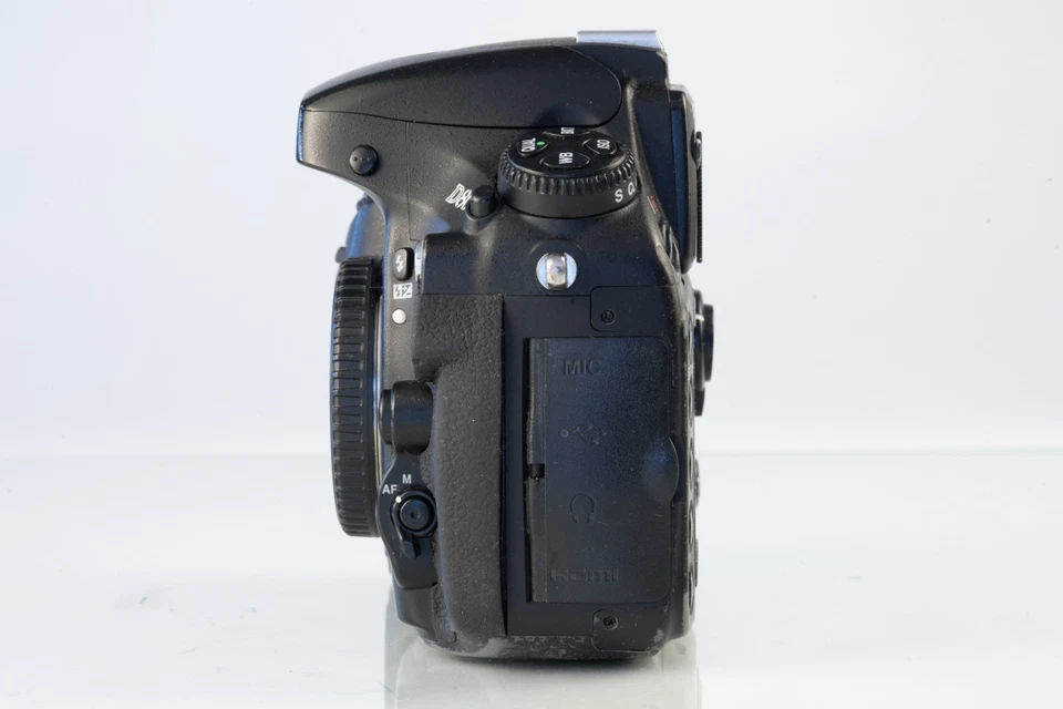 Nikon D800 36.3 MP SLR-Digitalkamera - Schwarz (Nur Gehäuse) DEFEKT / AS IS - Bild 2 von 4