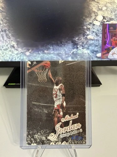 1997-98 Fleer Ultra - Michael Jordan #23G Gold Medallion
