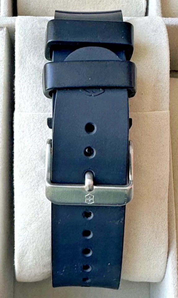 Victorinox I.N.O.X. Quartz Uhr, Edelstahl, Schwarz, 43 mm, Kautschukband - Bild 2 von 4